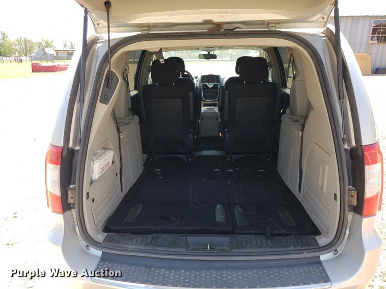 image for item DQ0514 2011 Chrysler Town & Country  van