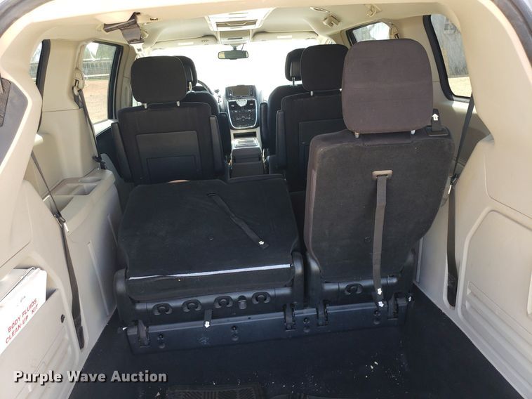 image for item DQ0514 2011 Chrysler Town & Country  van