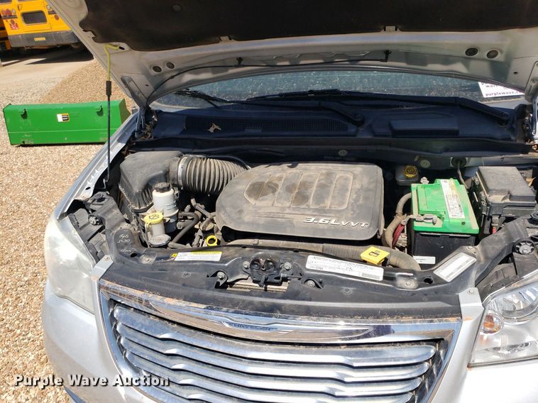 image for item DQ0514 2011 Chrysler Town & Country  van