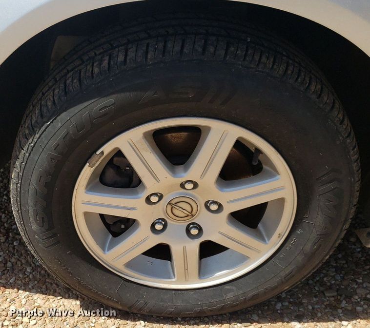 image for item DQ0514 2011 Chrysler Town & Country  van