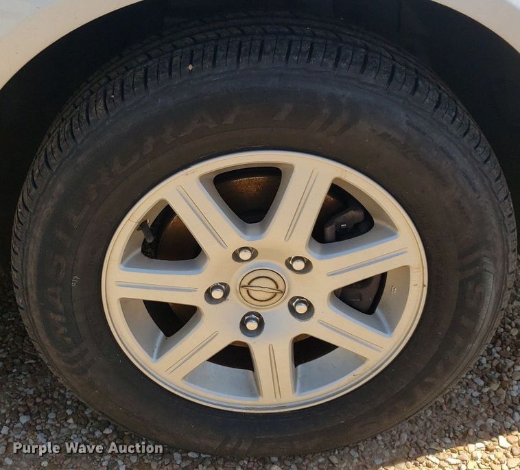 image for item DQ0514 2011 Chrysler Town & Country  van