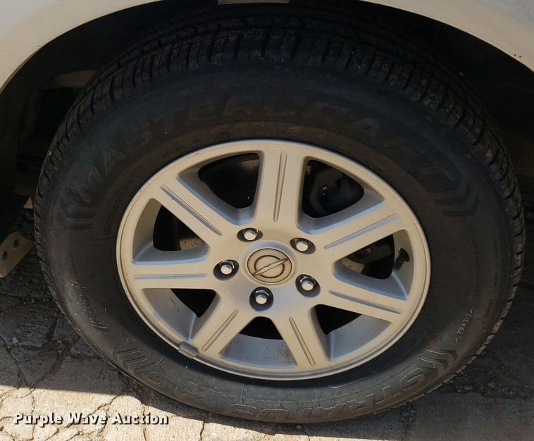 image for item DQ0514 2011 Chrysler Town & Country  van