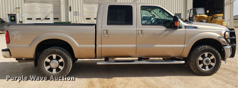 image for item DQ0561 2013 Ford F250 Super Duty Lariat  Crew Cab pickup truck