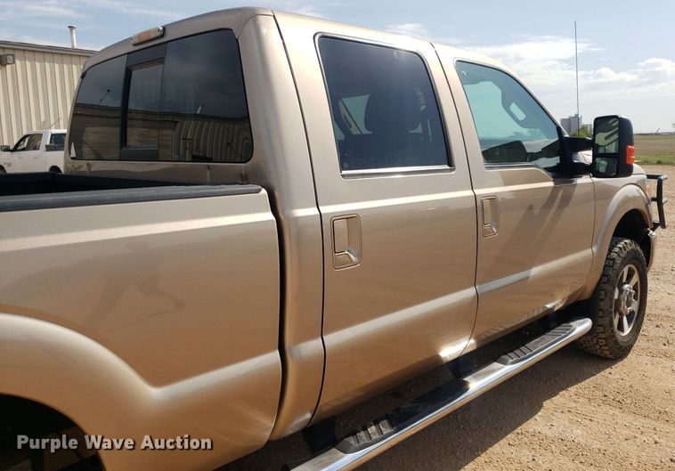 image for item DQ0561 2013 Ford F250 Super Duty Lariat  Crew Cab pickup truck