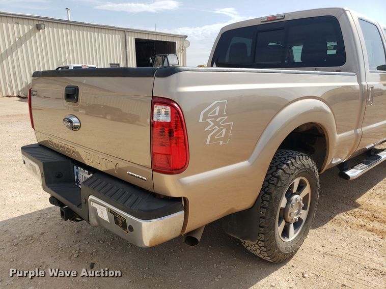 image for item DQ0561 2013 Ford F250 Super Duty Lariat  Crew Cab pickup truck