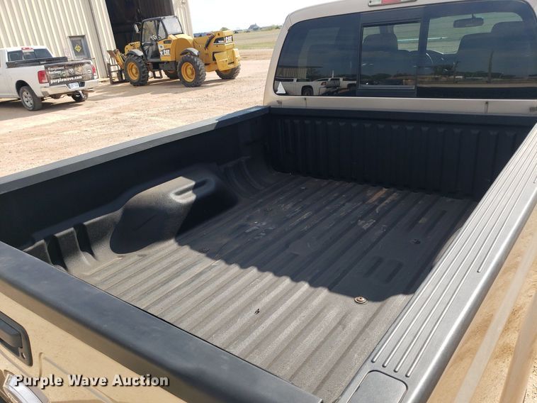 image for item DQ0561 2013 Ford F250 Super Duty Lariat  Crew Cab pickup truck