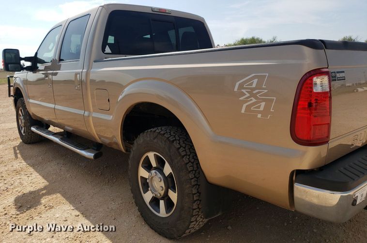 image for item DQ0561 2013 Ford F250 Super Duty Lariat  Crew Cab pickup truck