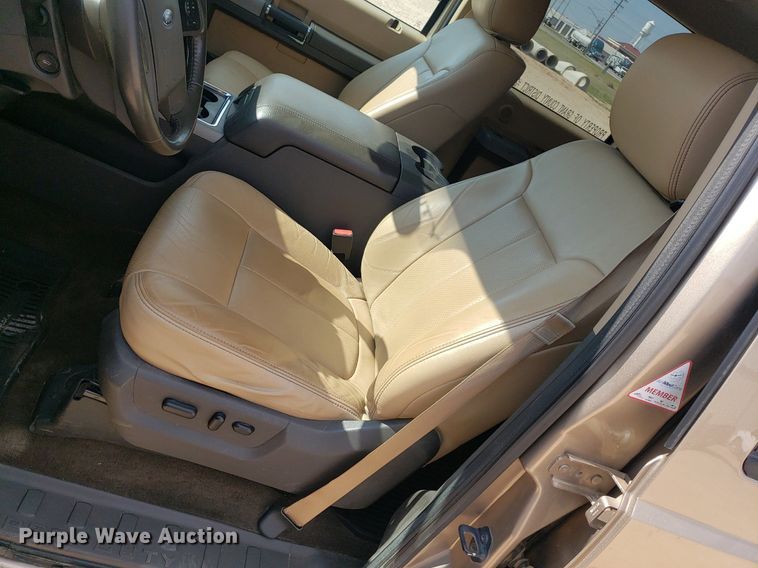 image for item DQ0561 2013 Ford F250 Super Duty Lariat  Crew Cab pickup truck