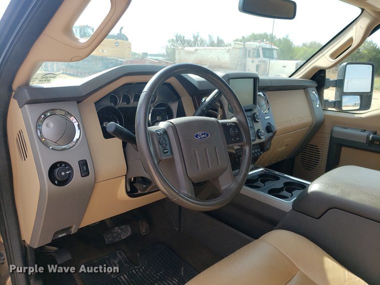 image for item DQ0561 2013 Ford F250 Super Duty Lariat  Crew Cab pickup truck