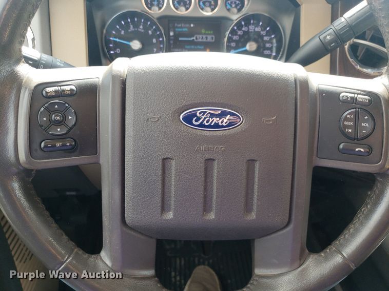 image for item DQ0561 2013 Ford F250 Super Duty Lariat  Crew Cab pickup truck