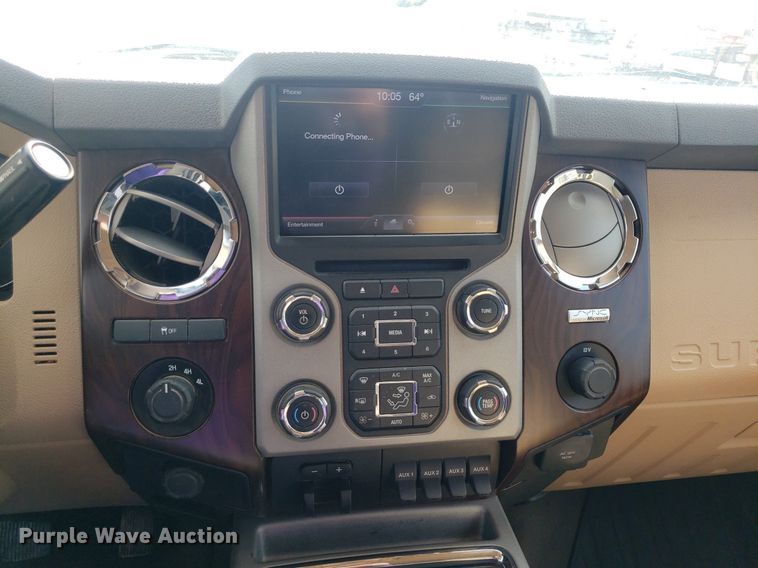 image for item DQ0561 2013 Ford F250 Super Duty Lariat  Crew Cab pickup truck