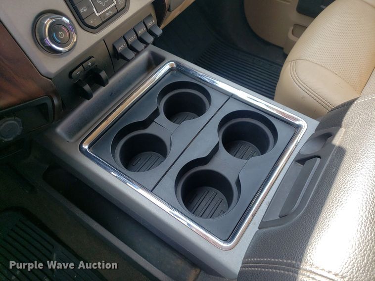 image for item DQ0561 2013 Ford F250 Super Duty Lariat  Crew Cab pickup truck