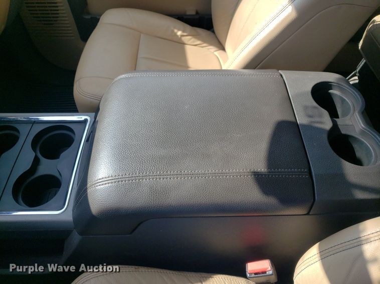 image for item DQ0561 2013 Ford F250 Super Duty Lariat  Crew Cab pickup truck