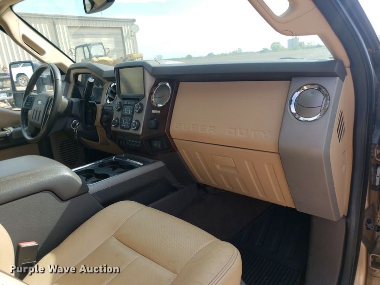 image for item DQ0561 2013 Ford F250 Super Duty Lariat  Crew Cab pickup truck