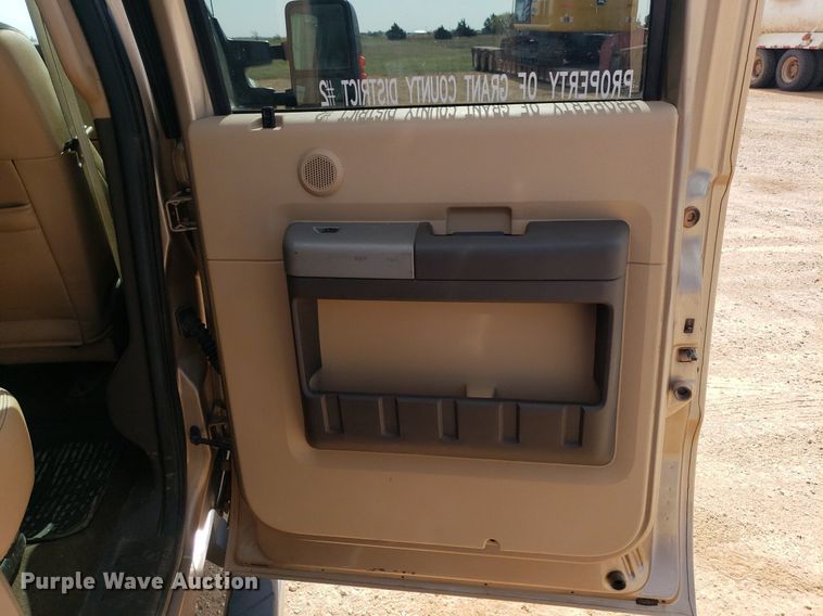 image for item DQ0561 2013 Ford F250 Super Duty Lariat  Crew Cab pickup truck