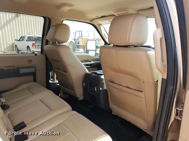 image for item DQ0561 2013 Ford F250 Super Duty Lariat  Crew Cab pickup truck