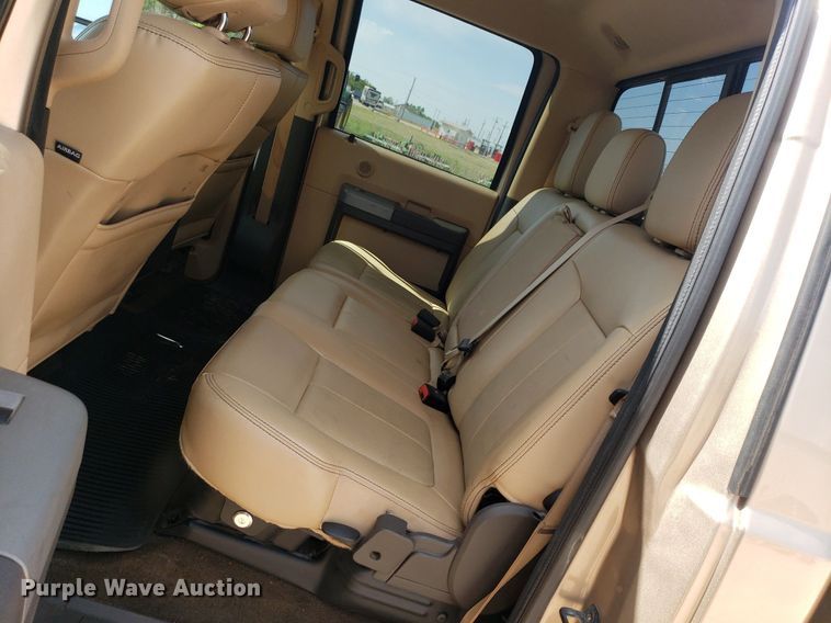 image for item DQ0561 2013 Ford F250 Super Duty Lariat  Crew Cab pickup truck