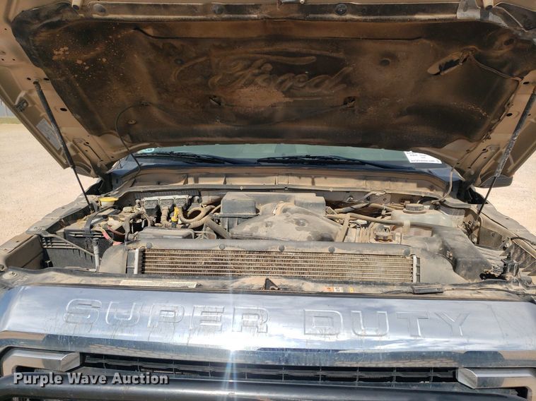 image for item DQ0561 2013 Ford F250 Super Duty Lariat  Crew Cab pickup truck