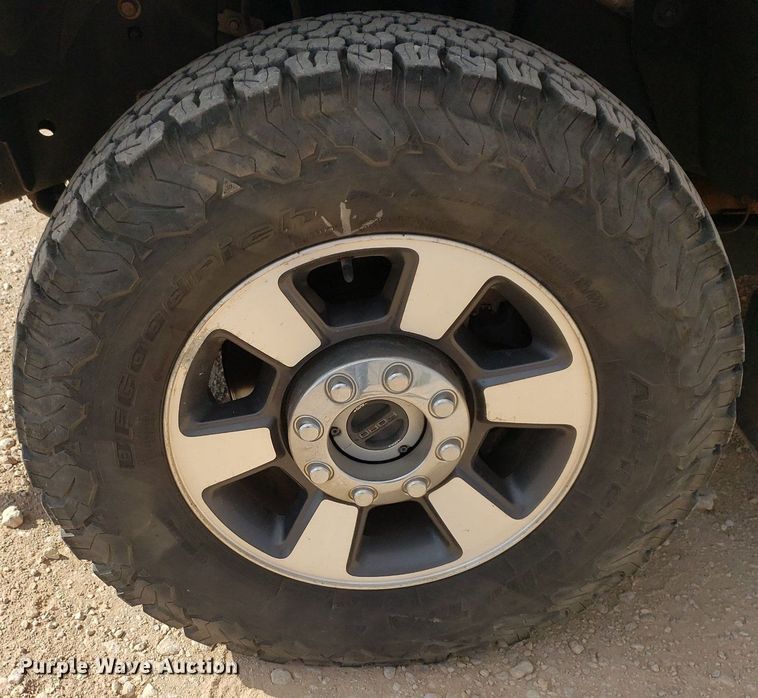 image for item DQ0561 2013 Ford F250 Super Duty Lariat  Crew Cab pickup truck