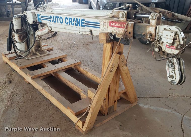 image for item DQ0562 Auto Crane 3203  crane
