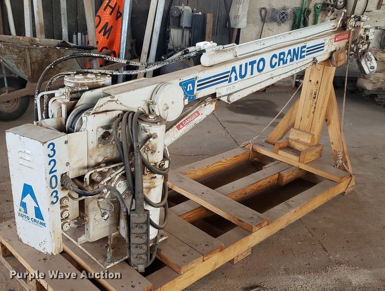 image for item DQ0562 Auto Crane 3203  crane