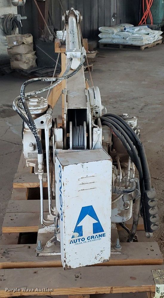 image for item DQ0562 Auto Crane 3203  crane