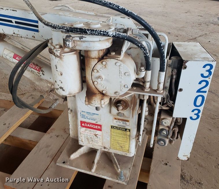 image for item DQ0562 Auto Crane 3203  crane