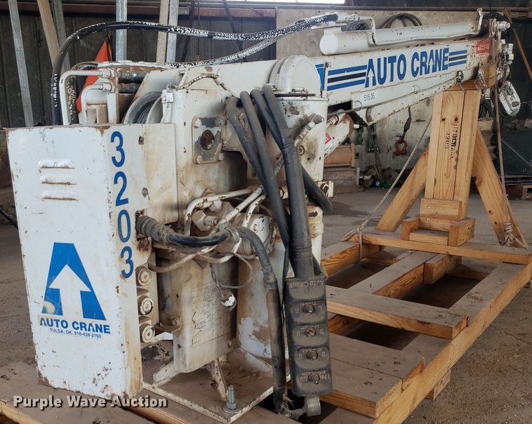 image for item DQ0562 Auto Crane 3203  crane