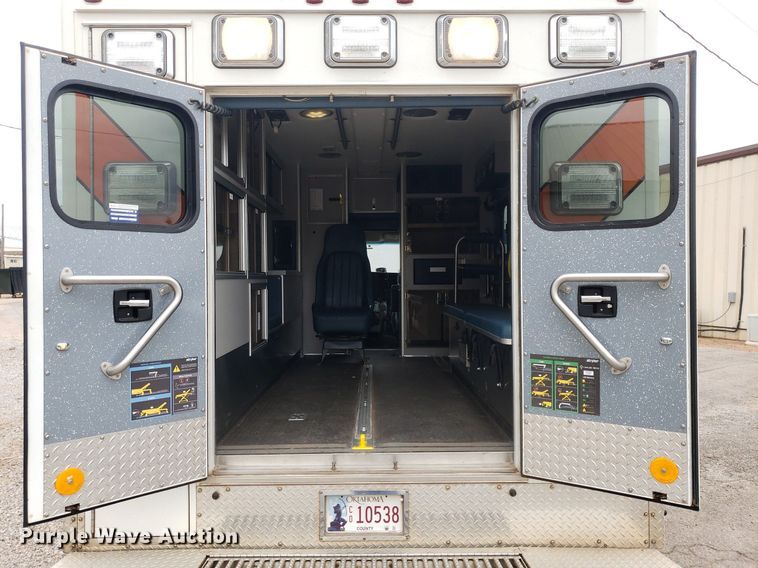 image for item DQ0564 2009 Chevrolet Express  ambulance