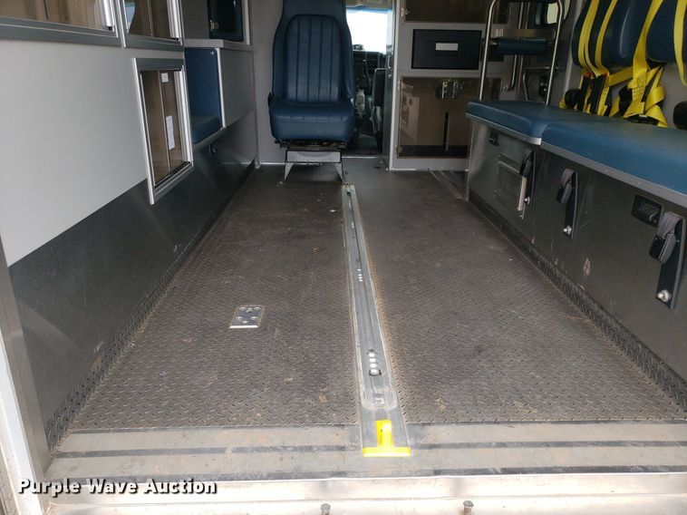 image for item DQ0564 2009 Chevrolet Express  ambulance