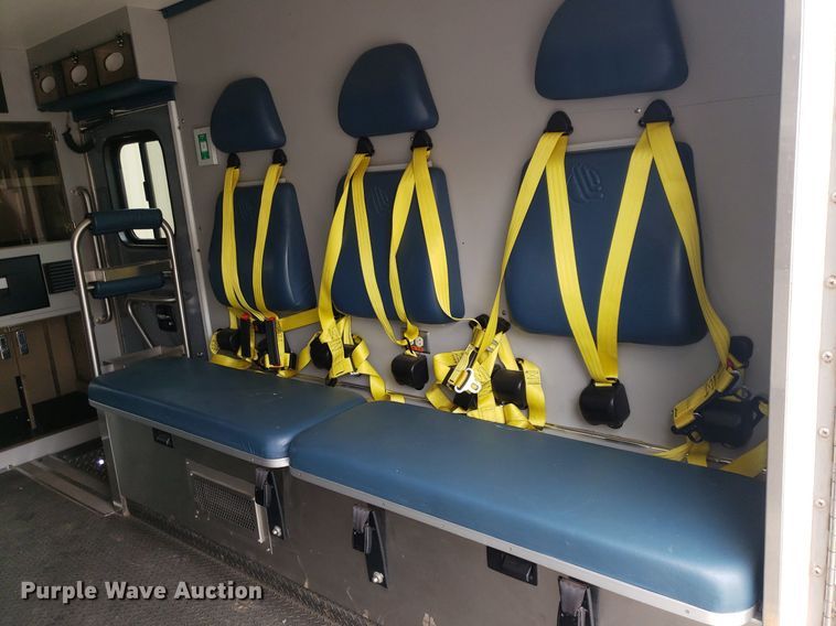 image for item DQ0564 2009 Chevrolet Express  ambulance