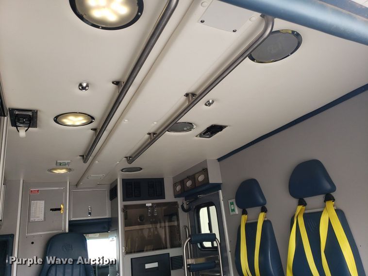 image for item DQ0564 2009 Chevrolet Express  ambulance