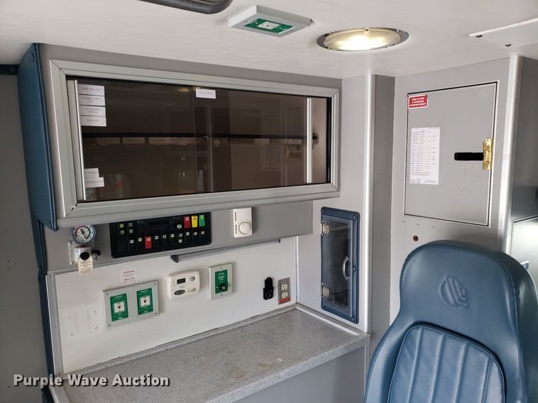 image for item DQ0564 2009 Chevrolet Express  ambulance