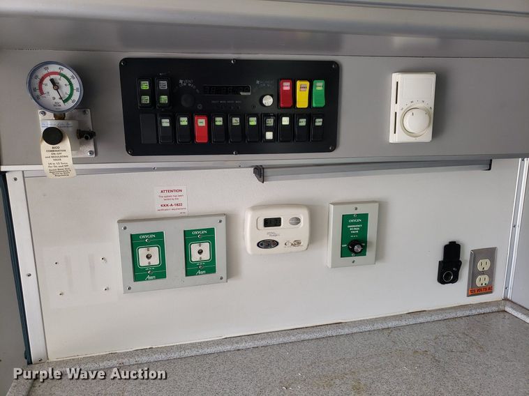 image for item DQ0564 2009 Chevrolet Express  ambulance