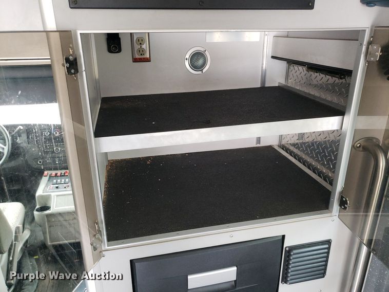 image for item DQ0564 2009 Chevrolet Express  ambulance