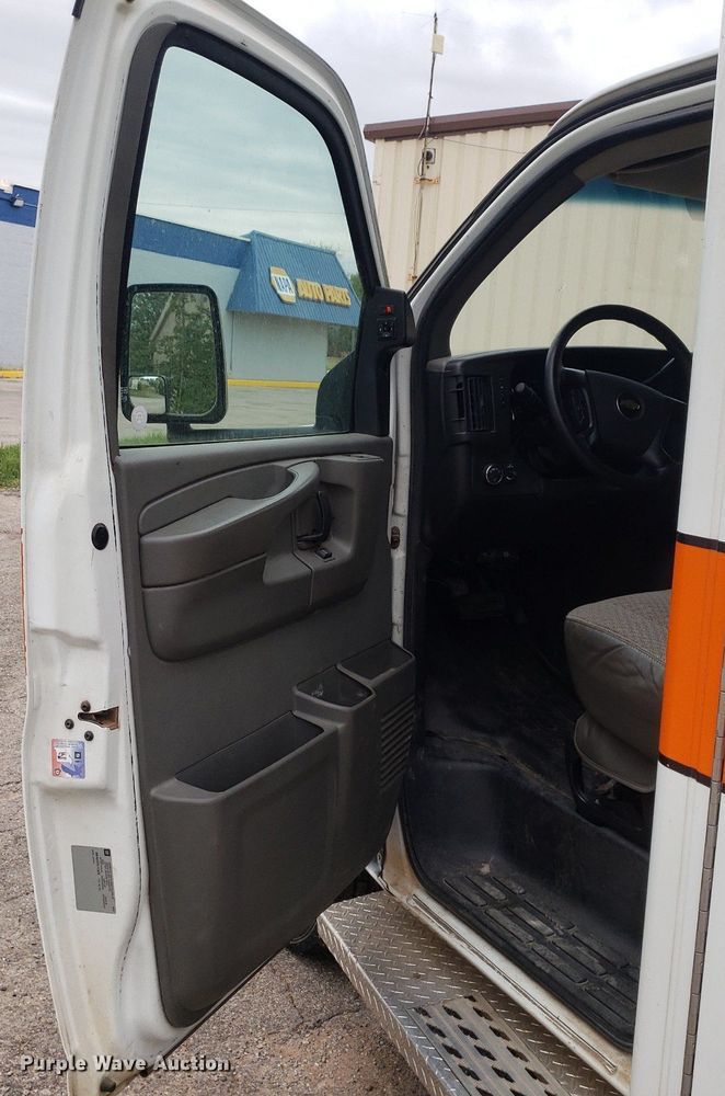 image for item DQ0564 2009 Chevrolet Express  ambulance