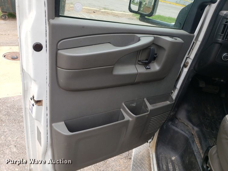 image for item DQ0564 2009 Chevrolet Express  ambulance