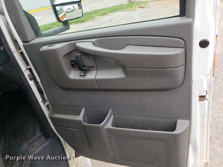 image for item DQ0564 2009 Chevrolet Express  ambulance