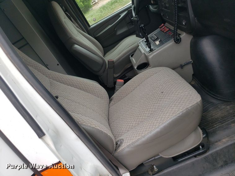 image for item DQ0564 2009 Chevrolet Express  ambulance