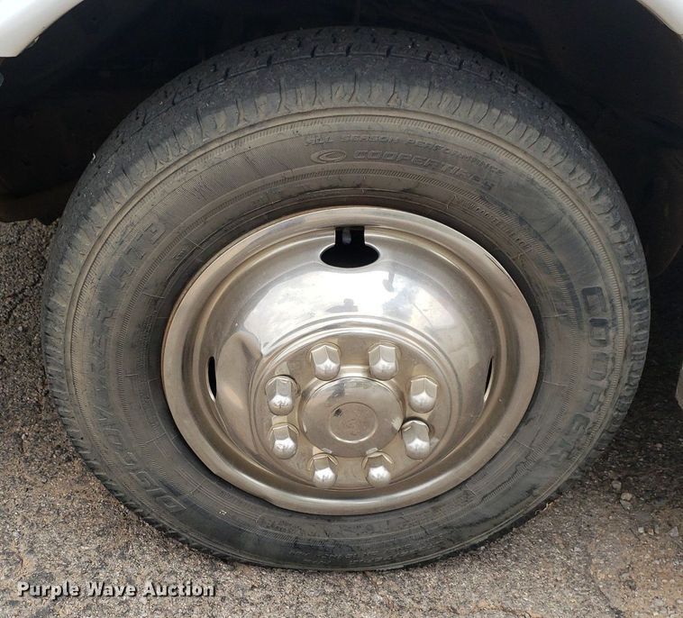 image for item DQ0564 2009 Chevrolet Express  ambulance