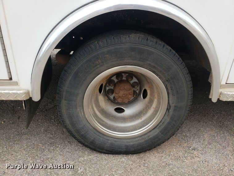 image for item DQ0564 2009 Chevrolet Express  ambulance