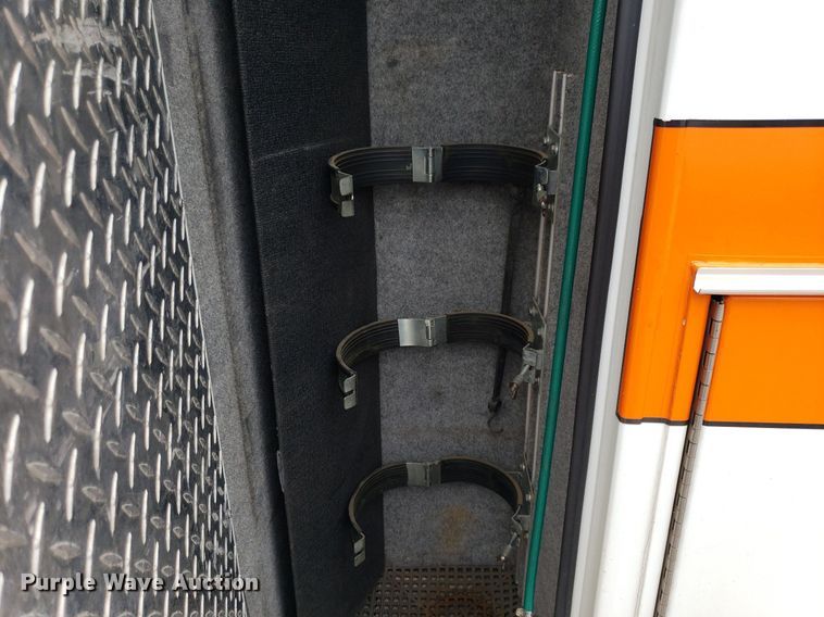 image for item DQ0565 2003 Ford E450 Super Duty  ambulance