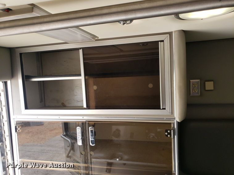 image for item DQ0565 2003 Ford E450 Super Duty  ambulance