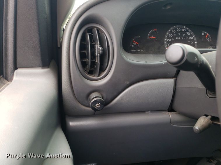 image for item DQ0565 2003 Ford E450 Super Duty  ambulance