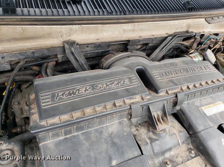 image for item DQ0565 2003 Ford E450 Super Duty  ambulance