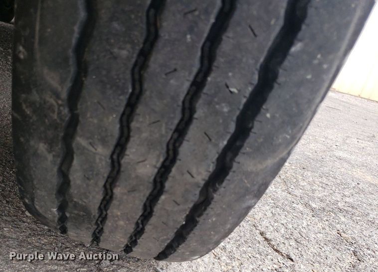 image for item DQ0565 2003 Ford E450 Super Duty  ambulance