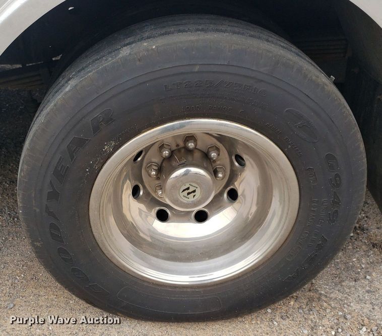 image for item DQ0565 2003 Ford E450 Super Duty  ambulance