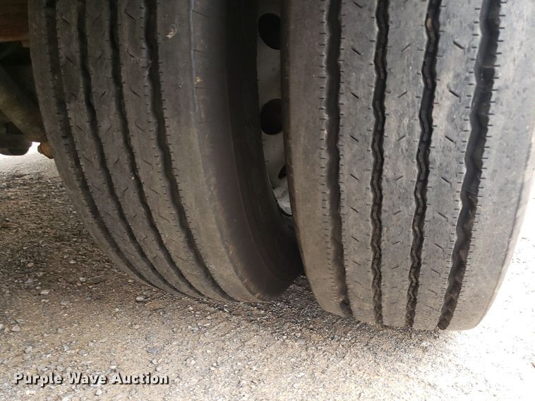 image for item DQ0565 2003 Ford E450 Super Duty  ambulance