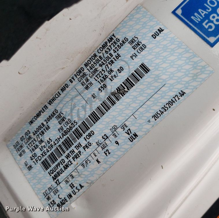 image for item DQ0565 2003 Ford E450 Super Duty  ambulance