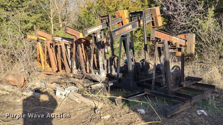 image for item DQ1627 (7) pump jacks